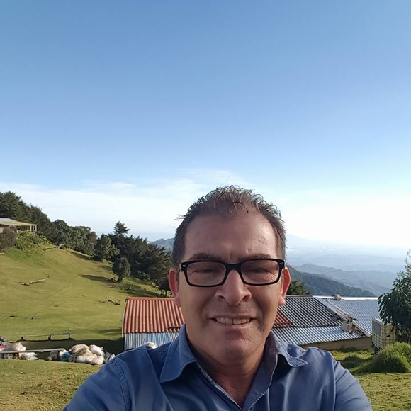 Profile Picture of Rene Casamalhuapa (@r_casamalhuapa) on Poshmark