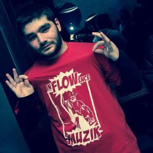 Profile Picture of Peter Vlachos (@petrosgr) on Myspace