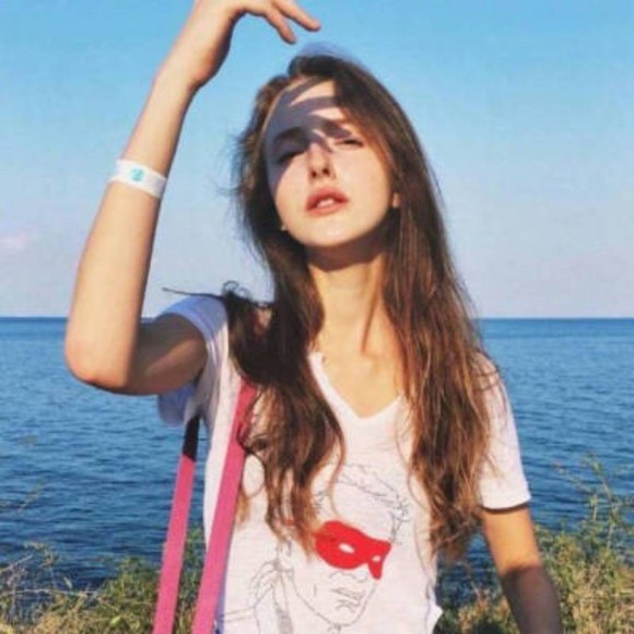 Profile Picture of Dea Lotts (@mcbrydeyuxnodea) on Poshmark