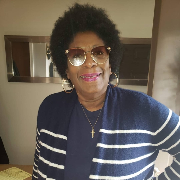 Profile Picture of Beverly Calloway (@beverlycallo210) on Poshmark