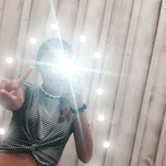 Profile Picture of Mollee Flood (@molleemae) on Poshmark