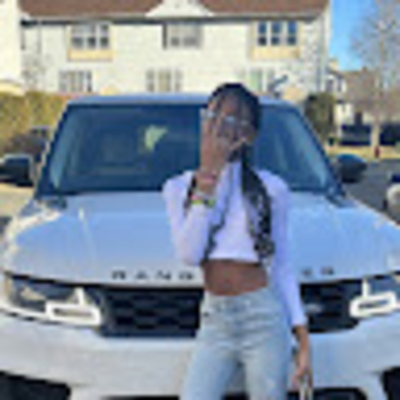 Profile Picture of Keiarah Marner (@marnerkeiarah) on Poshmark