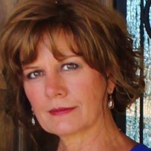 Profile Picture of Donna Foster (@donnalfoster) on Poshmark