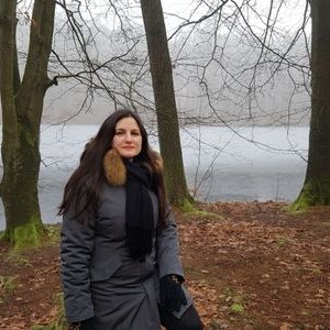 Profile Picture of Shahrzad Shahrokni (@Shahrzadshahrok) on Twitter