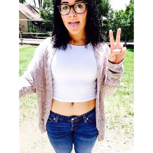 Profile Picture of Anicia Cantley (@aniciacantley) on Poshmark
