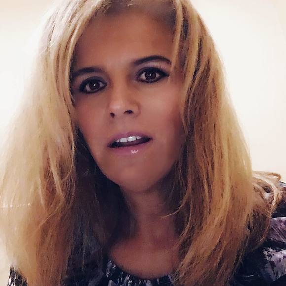 Profile Picture of Mariana Dowler (@mvp2ba2000) on Poshmark