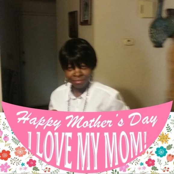 Profile Picture of Felicia Oates (@memama37) on Poshmark