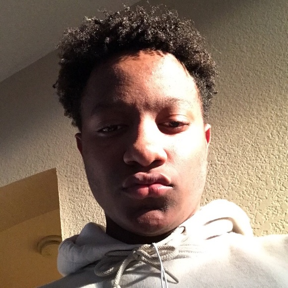 Profile Picture of Nate Green (@natelgreen) on Poshmark