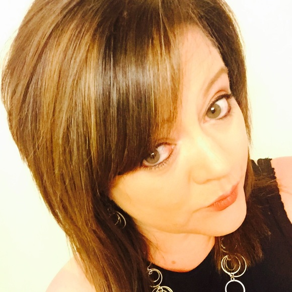 Profile Picture of Janis Crespin (@jcrespin) on Poshmark