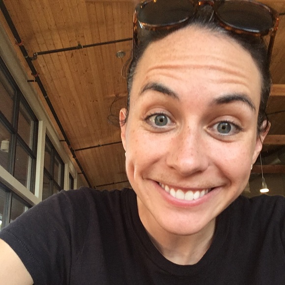 Profile Picture of Molly Raisch (@mollyraisch) on Poshmark