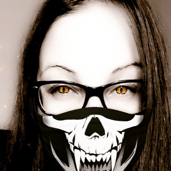 Profile Picture of Nikki Swirsky (@lil_queen25) on Poshmark