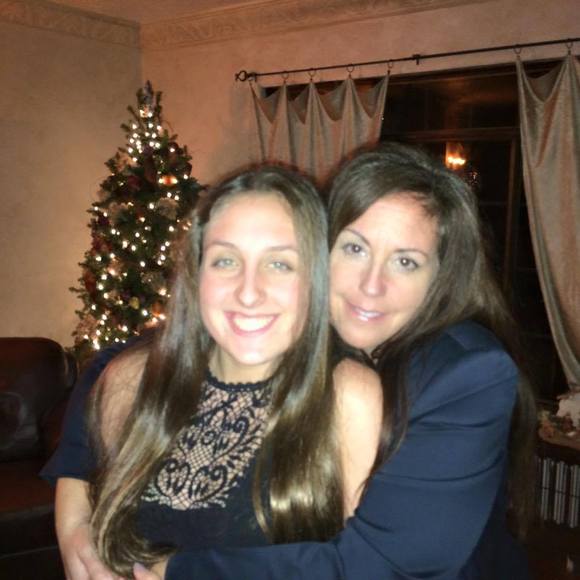 Profile Picture of Lisa Fedeli-hughes (@lhughes931) on Poshmark