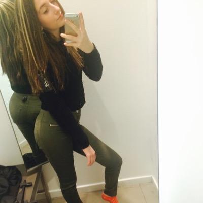 Profile Picture of Amy Zaretsky (@amyz_77) on Twitter