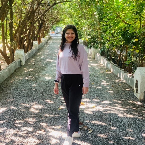 Profile Picture of Poorva Jain (@jainpoorva27) on Poshmark