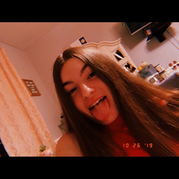 Profile Picture of Julia Jongebloed (@julia4262) on Poshmark