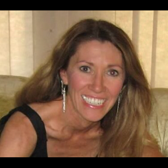 Profile Picture of Phyllis Verrone (@phyllisv) on Poshmark