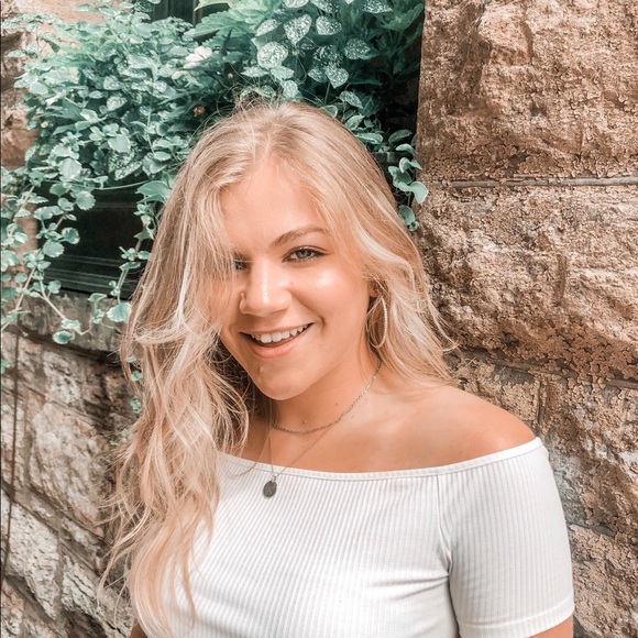 Profile Picture of Kayla Daninger (@kayladaninger) on Poshmark