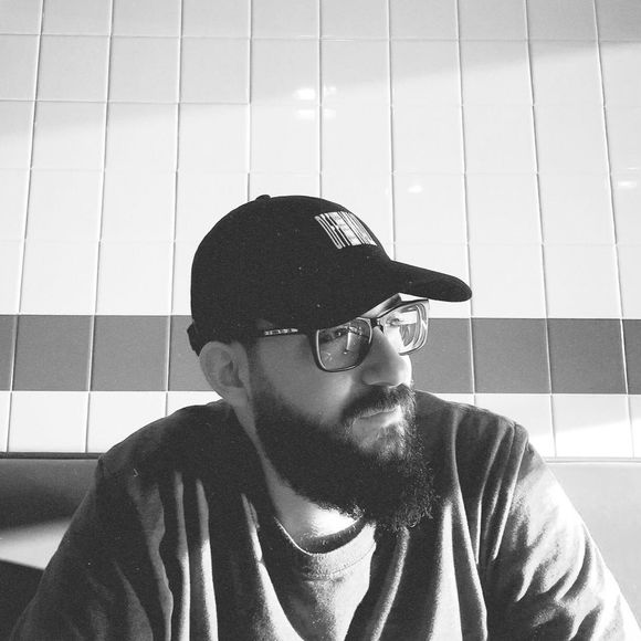 Profile Picture of Jonathan Pino (@jmpinophoto) on Poshmark