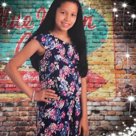 Profile Picture of Angie Baquero (@angiebaquero) on Poshmark