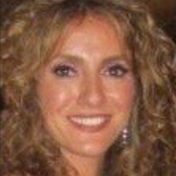 Profile Picture of Avideh Rassouli (@avideh_rassouli) on Poshmark