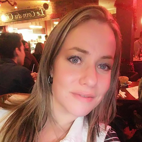 Profile Picture of Valérie Latour (@latourvalerie) on Poshmark