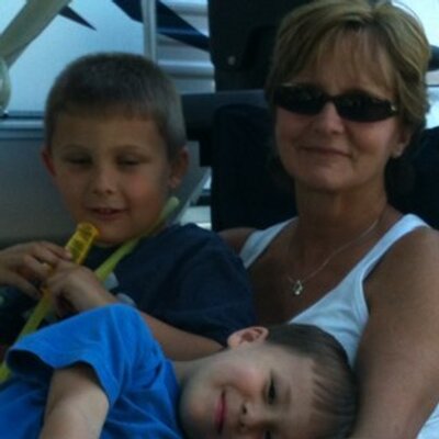 Profile Picture of Debbie K. Newlin (@newlin_) on Twitter