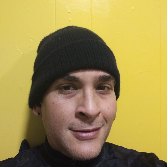 Anibal Rosa - Poshmark Profile Picture of Anibal Rosa (@anibalrosa) on Poshmark