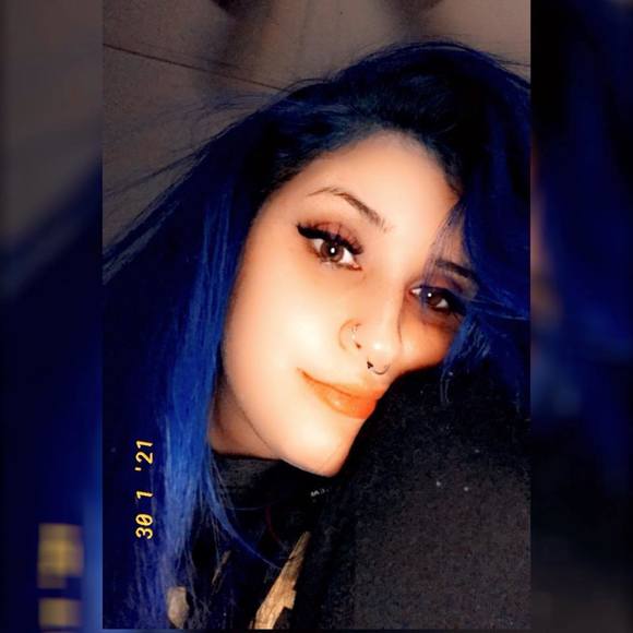 Profile Picture of Crystal Pierson (@crystalpierson) on Poshmark