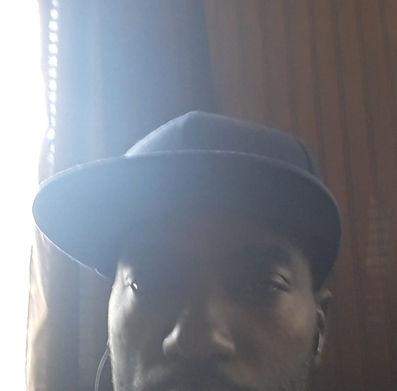 Profile Picture of Aaron Nicholson (@aaron_nicholson) on Poshmark