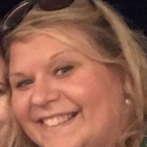 Profile Picture of Mary Janssen (@maryj78) on Poshmark