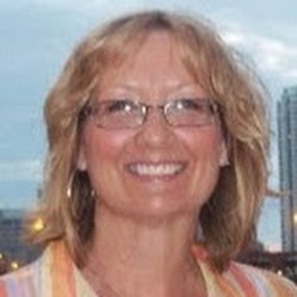 Profile Picture of Cindy Schellhammer (@cschellhammer) on Poshmark