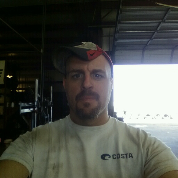 Profile Picture of Chris Webb (@katiealan83) on Poshmark