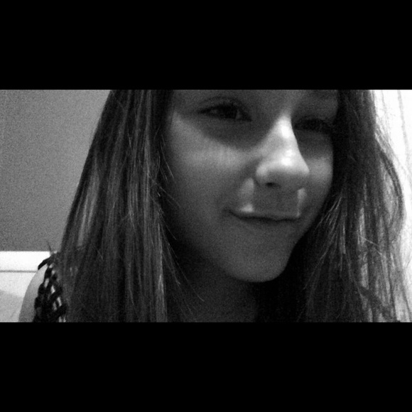 Profile Picture of Julia Fedorchuk (@lowkey_julia) on Poshmark