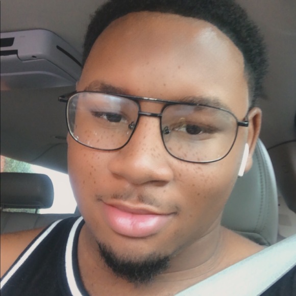 Profile Picture of Mickey Kennedy (@mickeykenned937) on Poshmark