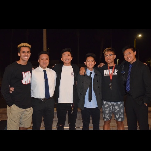 Profile Picture of Johny Quach (@johnyquach) on Poshmark