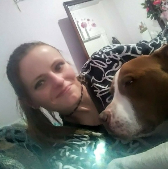 Profile Picture of Karla Cipares (@klyn4real) on Poshmark