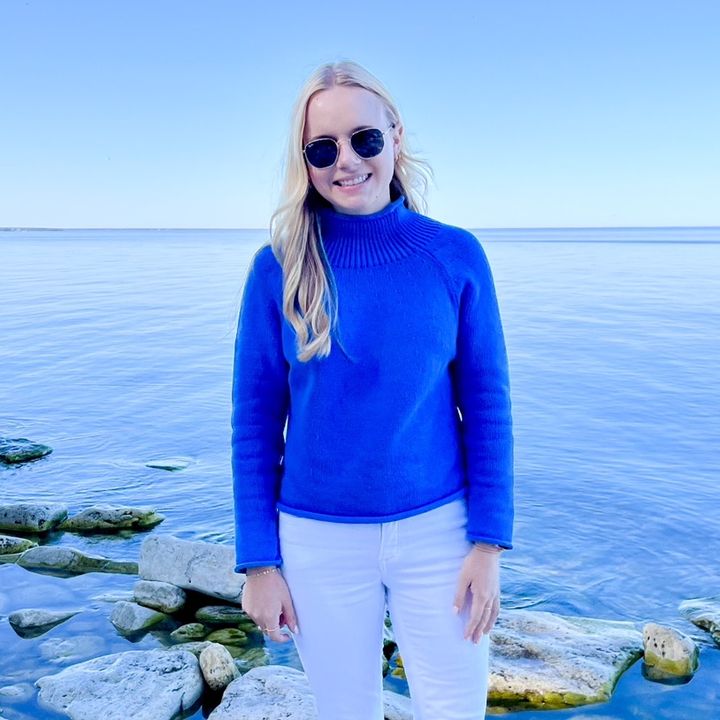 Profile Picture of julia (@julia.waterb) on Tiktok