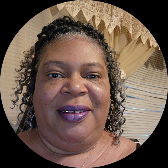 Profile Picture of Pauline Williams (@pwicdesigns) on Poshmark