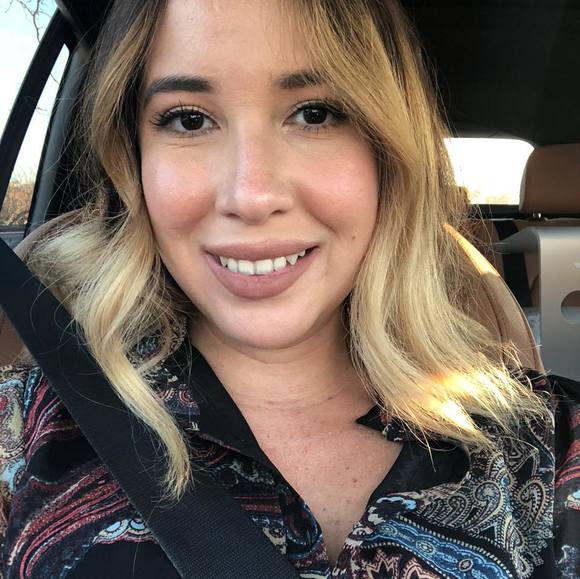 Profile Picture of Ozmely k Castillo r (@ozmelyka) on Poshmark