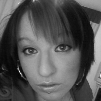 Profile Picture of Hollie MCGee (@hollieLUVZjj) on Twitter