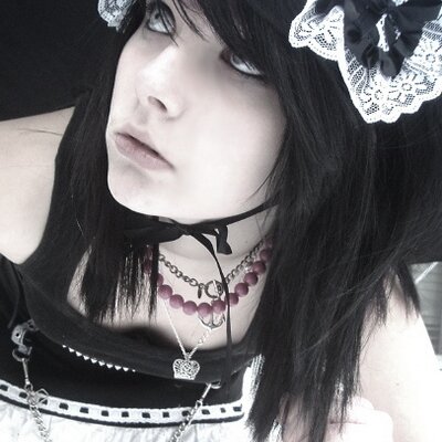Profile Picture of AliceClay (@AliceClay6) on Twitter