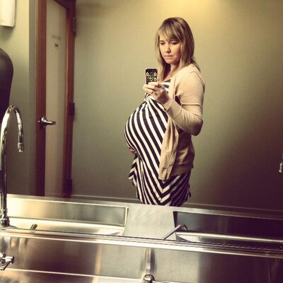 Profile Picture of Robyn Parrish (@arobynnest) on Twitter