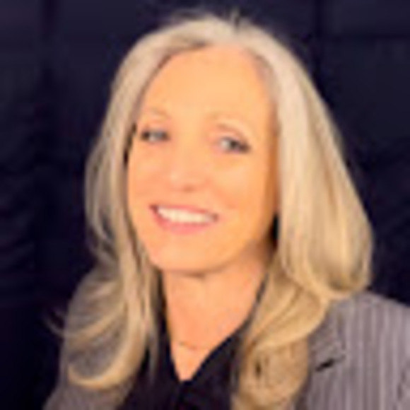 Profile Picture of Carol Keith (@carolfkeith) on Poshmark