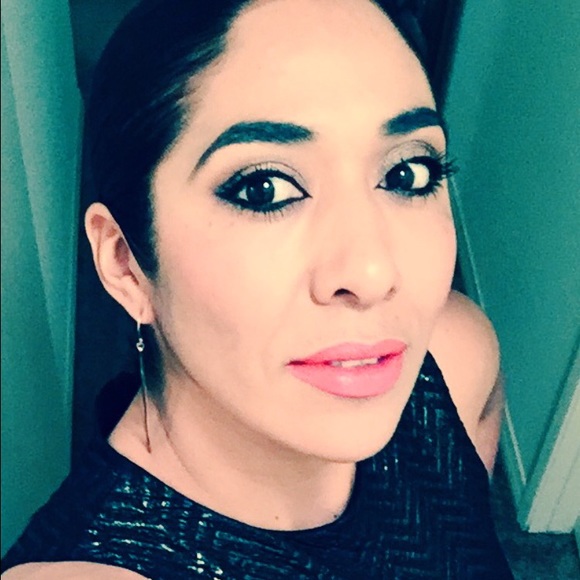 Profile Picture of Rosalba Buenrostro (@rosita873) on Poshmark