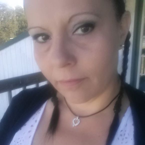 Profile Picture of Cayonna Layhew (@cayonna2008) on Poshmark