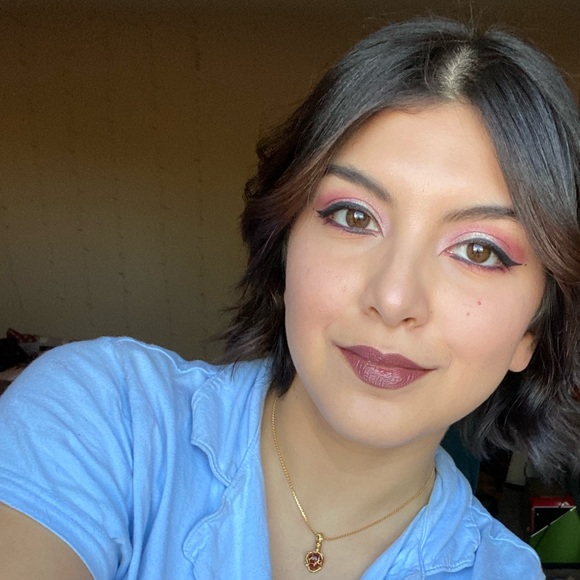Profile Picture of Amanda Tarango (@amandatarang935) on Poshmark