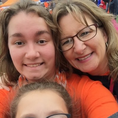 Profile Picture of Lisa M Cahill (@Lisa_M_Cahill) on Twitter