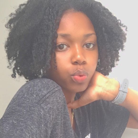 Profile Picture of Alexus Floyd-fairley (@littlexx) on Poshmark