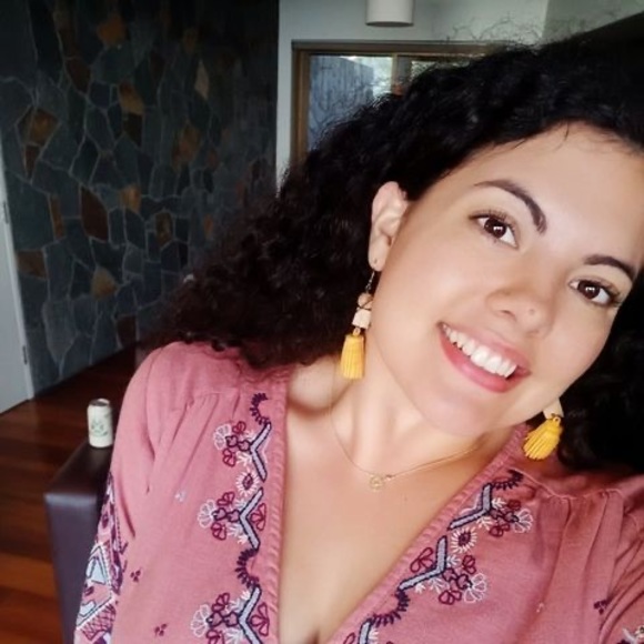 Profile Picture of Monique Beukes (@monbeukes) on Poshmark