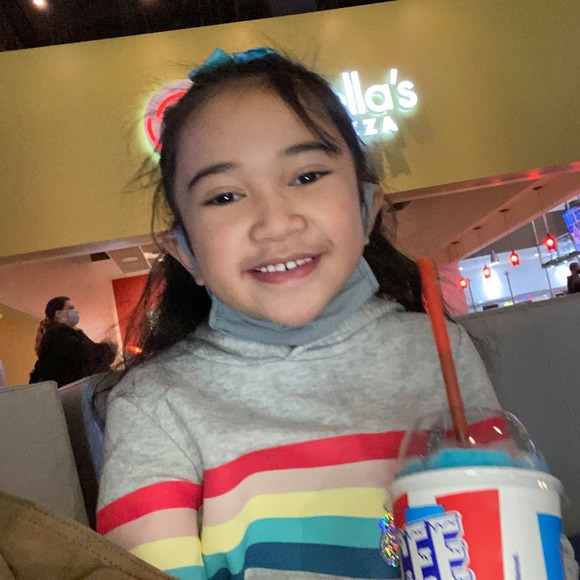 Leiloa Manino - Poshmark Profile Picture of Leiloa Manino (@lmanino) on Poshmark